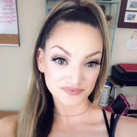 Meet your seller/buyer! ♠️🌈🐩💅🧟‍♀️🦄 - Picture 6 of 6